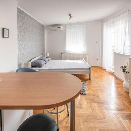 Stella Modern Apartment 2 Novi Sad Exteriör bild