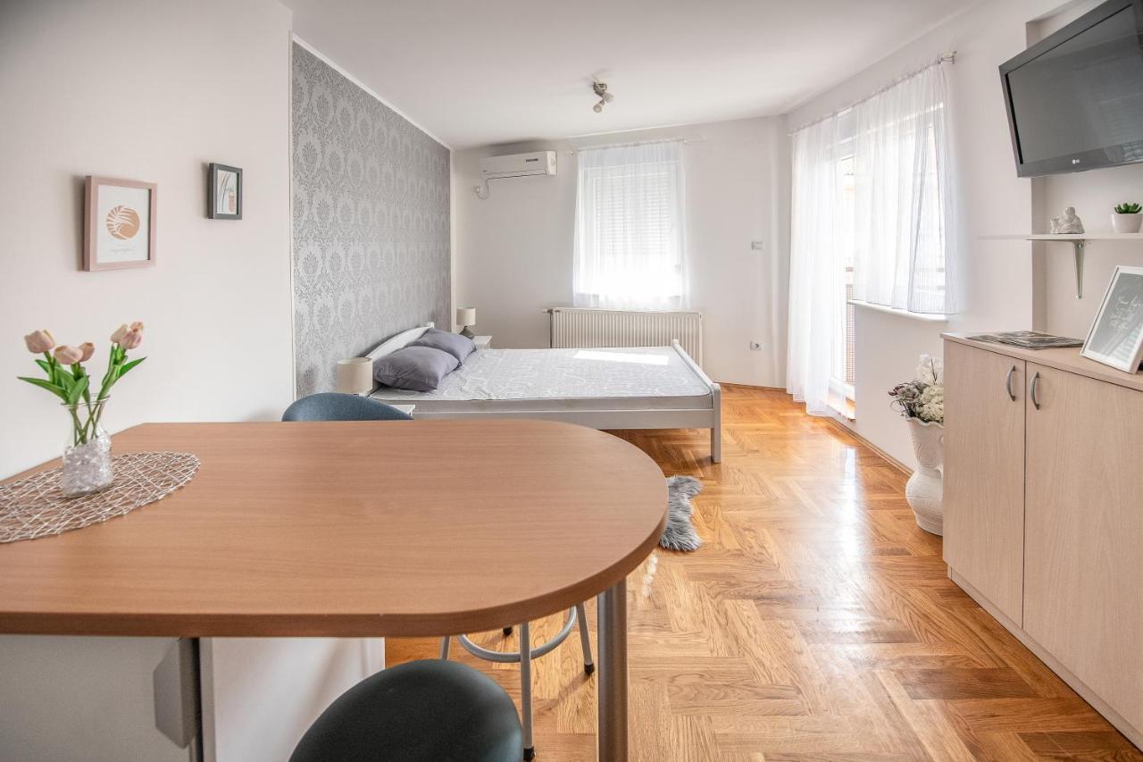 Stella Modern Apartment 2 Novi Sad Exteriör bild