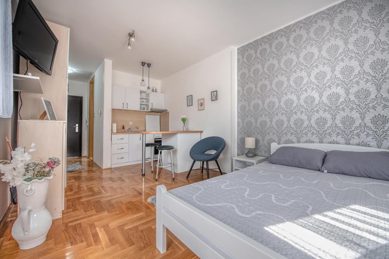 Stella Modern Apartment 2 Novi Sad Exteriör bild